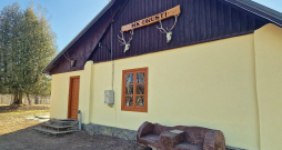 Mednieku kluba "Drusti" medniekmāja. Mednieku kluba "Drusti" medniekmāja.