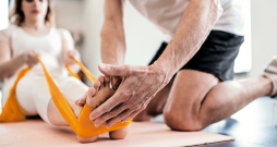 Lai pēc iespējas ātrāk atgrieztos ikdienas dzīvē, bez medicīniskās rehabilitācijas speciālistu palīdzības neiztikt. 
