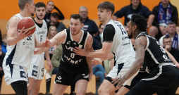"VEF Rīga" spēlētājs Dairis Bertāns (nr.9, melnā tērpā) Latvijas Basketbola līgas pirmajā pusfināla spēlē, kurā tiekas "VEF Rīga" un "Liepāja" basketbola komandas "Rimi" Olimpiskajā centrā.