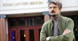 Ronalds Briedis: "Autoram lielākais ieguvums no meistardarbnīcām ir gūt iespēju paskatīties no malas uz savu tekstu." Ronalds Briedis: "Autoram lielākais ieguvums no meistardarbnīcām ir gūt iespēju paskatīties no malas uz savu tekstu."