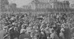 Satversmes sapulces sasaukšanai veltītā manifestācija Esplanādē. Satversmes sapulces sasaukšanai veltītā manifestācija Esplanādē.