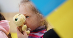 Latvijas skolās mācās aptuveni četri tūkstoši ukraiņu bērnu. Latvijas skolās mācās aptuveni četri tūkstoši ukraiņu bērnu.
