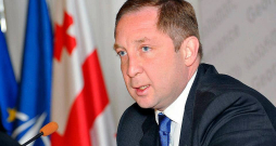 Alekss Petriašvili no 2012. līdz 2014. gadam bija Gruzijas Eiropas integrācijas un eiroatlantiskās integrācijas valsts ministrs. Alekss Petriašvili no 2012. līdz 2014. gadam bija Gruzijas Eiropas integrācijas un eiroatlantiskās integrācijas valsts ministrs.