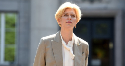 Izglītības un zinātnes ministre Anda Čakša. Izglītības un zinātnes ministre Anda Čakša.