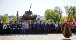 Krievijas militārpersonu skaits nelielajā Moldovas separātistu reģionā Piedņestrā ir ievērojams. Arī militārās propagandas pasākumi tiek organizēti ar vērienu. Krievijas militārpersonu skaits nelielajā Moldovas separātistu reģionā Piedņestrā ir ievērojams. Arī militārās propagandas pasākumi tiek organizēti ar vērienu.