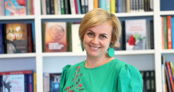 Kristīne Kirkila: "Esam atvērti jaunām, neierastām lietām, atvērti riskam, jebkuram autoram un idejai, jebkuram piedāvājumam." Kristīne Kirkila: "Esam atvērti jaunām, neierastām lietām, atvērti riskam, jebkuram autoram un idejai, jebkuram piedāvājumam."
