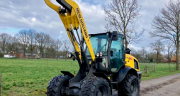 'New Holland W60C' iekrāvējs. 'New Holland W60C' iekrāvējs.