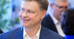 Valdis Dombrovskis.