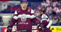 Rodrigo Ābols ir šobrīd labākais Latvijas hokejs centra uzbrucējs. Spēlējot Zviedrijā un valstsvienībā, viņš ir piesaistījis uzmanību arī otrpus okeānam, nopelnot līgumu ar NHL klubu Filadelfijas "Flyers". Rodrigo Ābols ir šobrīd labākais Latvijas hokejs centra uzbrucējs. Spēlējot Zviedrijā un valstsvienībā, viņš ir piesaistījis uzmanību arī otrpus okeānam, nopelnot līgumu ar NHL klubu Filadelfijas "Flyers".