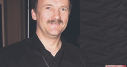 Raimondu Skurulu zinātnes pasaulē augstu novērtē – 2009. gadā viņam piešķirta Latvijas Zinātņu akadēmijas un Latvijas Patentu valdes Valtera Capa balva. "Skuruls ir izstrādājis unikālu skaņas apstrādes tehnoloģiju – pirmo pasaulē – precīzai un objektīvai skaļruņu un to sistēmu mērīšanai un automātiskai korekcijai, kura gūst aizvien lielāku atzinību pasaulē, un 2008. gadā atzīta par Latvijas Gada inovatīvāko produktu," teikts vietnē "rtu.lv". R. Skuruls saņēmis arī citas atzinības. Raimondu Skurulu zinātnes pasaulē augstu novērtē – 2009. gadā viņam piešķirta Latvijas Zinātņu akadēmijas un Latvijas Patentu valdes Valtera Capa balva. "Skuruls ir izstrādājis unikālu skaņas apstrādes tehnoloģiju – pirmo pasaulē – precīzai un objektīvai skaļruņu un to sistēmu mērīšanai un automātiskai korekcijai, kura gūst aizvien lielāku atzinību pasaulē, un 2008. gadā atzīta par Latvijas Gada inovatīvāko produktu," teikts vietnē "rtu.lv". R. Skuruls saņēmis arī citas atzinības.