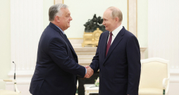 Ungārijas premjerministrs Viktors Orbāns ieradies vizītē Maskavā, kur ticies ar Krievijas diktatoru Vladimiru Putinu.