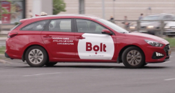 Izrādās, ka taksometru vadītāji jau gadiem neesot mierā ar “Bolt” platformas sadarbības nosacījumiem un samaksu par darbu. Izrādās, ka taksometru vadītāji jau gadiem neesot mierā ar “Bolt” platformas sadarbības nosacījumiem un samaksu par darbu.