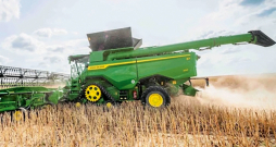 'John Deere S7' atjaunotais modelis. 'John Deere S7' atjaunotais modelis.