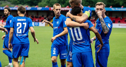 "RFS" lauzusi 15 gadus ilgo lāstu, kurā neviens Latvijas klubs UEFA Čempionu līgas kvalifikācijā nespēja pārvarēt kaut vienu kārtu. "RFS" lauzusi 15 gadus ilgo lāstu, kurā neviens Latvijas klubs UEFA Čempionu līgas kvalifikācijā nespēja pārvarēt kaut vienu kārtu.