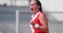 Aļona Ostapenko. Aļona Ostapenko.