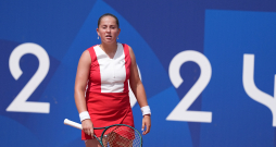 Aļona Ostapenko. Aļona Ostapenko.