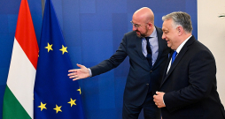 Eiropadomes priekšsēdētājs Šarls Mišels tikšanās reizē ar Ungārijas premjeru Viktoru Orbānu.