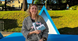 Inga Žolude: "Vārdi paši par sevi ir tikai čaula, tas, kas aizkustina, ir doma, ideja, koncepts, kas ietērpts pareizajos vārdos." Inga Žolude: "Vārdi paši par sevi ir tikai čaula, tas, kas aizkustina, ir doma, ideja, koncepts, kas ietērpts pareizajos vārdos."
