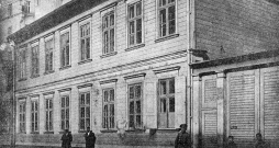 Kara sākumā Rīgā aizturēto Vācijas pilsoņu koncentrēšanas vieta M. Ņevas (Pērses) ielā 11.