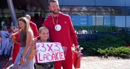Rīgas lidostā sagaida Parīzes 2024. gada vasaras olimpisko spēļu dalībniekus. Zigmārs Raimo.
Rīgas lidostā sagaida Parīzes 2024. gada vasaras olimpisko spēļu dalībniekus. Zigmārs Raimo.