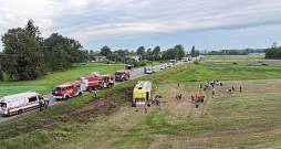 Kompānijas "Ecolines" autobuss avarējis uz taisna ceļa posma netālu no Jurbarkas Lietuvā. Kompānijas "Ecolines" autobuss avarējis uz taisna ceļa posma netālu no Jurbarkas Lietuvā.