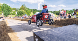 Pašdarināto spēkratu sacensības "Red Bull SoapBox Race". Pašdarināto spēkratu sacensības "Red Bull SoapBox Race".