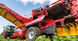 'Grimme' divrindu kartupeļu kombains.
'Grimme' divrindu kartupeļu kombains.