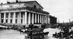 Sanktpēterburga pārsaukta par Petrogradu. Sanktpēterburga pārsaukta par Petrogradu.