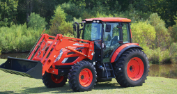 'Kioti' traktors. 'Kioti' traktors.