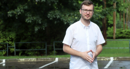 Mārtiņš Pričins: "Sazvērestības teoriju izplatītāji bieži vien runā skaidrākā valodā nekā tie, kas atspoguļo valsts institūciju vēstījumus."