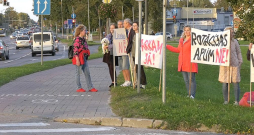 Biedrības "Lielupes parka un skvēra saglabāšana Cukura ielā 2, Jelgavā" piketus iecerējusi turpināt līdz pašvaldību vēlēšanām 2025. gada jūnijā. Biedrības "Lielupes parka un skvēra saglabāšana Cukura ielā 2, Jelgavā" piketus iecerējusi turpināt līdz pašvaldību vēlēšanām 2025. gada jūnijā.