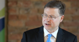 Valdis Dombrovskis. Valdis Dombrovskis.