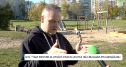 Portālā manabalss.lv iesniegtās iniciatīvas autors divu skolēnu tēvs Pjotrs Kurtukovs. Portālā manabalss.lv iesniegtās iniciatīvas autors divu skolēnu tēvs Pjotrs Kurtukovs.