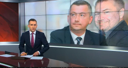 Mediji pirms deviņiem gadiem – 2015. gada vasarā – ziņoja, ka toreizējais virsprokurora pienākumu izpildītājs Vilnis Ulmis (attēlā no labās) un Valsts policijas Kriminālistikas pārvaldes vadītājs Uģis Araks atzīti par aizdomās turamām personām KNAB sāktā kriminālprocesā, un minēja arī informāciju par citiem lietā iejauktajiem personāžiem. Toreizējais ģenerālprokurors Ēriks Kalnmeiers LTV teicis: "Protams, tas nedara godu prokuratūrai. Ja apstiprināsies [vaina] – būs par diviem negodīgiem cilvēkiem prokuratūrā [domāti prokurori Ulmis un Krupskijs. – Red.] mazāk. Nodrošināties, ka tādi cilvēki nestrādā prokuratūrā un ka nākotnē tādu nebūs, ir praktiski neiespējami. Prokuratūrā ir 900 cilvēki – prokurori un tehniskie darbinieki –, katram iekšā neieskatīsies. Bet KNAB to ir labi atstrādājis, un katrā ziņā tagad lai viņi veic izmeklēšanu, un tad jau redzēsim, kas tur finālā iznāks." Tiesvedība šajā lietā pirmajā instancē ilgusi vairāk nekā septiņus gadus.