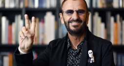 Ringo Stārs 2015. gadā. Ringo Stārs 2015. gadā.