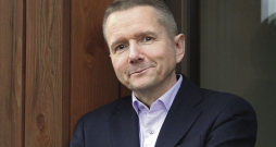 "Latvijas valsts mežu" valdes priekšsēdētājs Pēters Putniņš: "Tagad ir izšķirošs brīdis – maksimālā ciršanas apjoma nodefinēšana un biotopu skaitīšanas rezultātu apstiprināšana. No tā atkarīga visa nozare." "Latvijas valsts mežu" valdes priekšsēdētājs Pēters Putniņš: "Tagad ir izšķirošs brīdis – maksimālā ciršanas apjoma nodefinēšana un biotopu skaitīšanas rezultātu apstiprināšana. No tā atkarīga visa nozare."