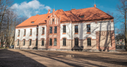 Latvijas Universitāte atklāj jaunu klīnisko studiju bāzi Paula Stradiņa Klīniskajā universitātes slimnīcā. Latvijas Universitāte atklāj jaunu klīnisko studiju bāzi Paula Stradiņa Klīniskajā universitātes slimnīcā.