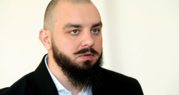 Ukrainas speciālo uzdevumu brigādes "Azov" seržants, filozofijas doktors Valentīns Dzjubenko.