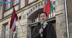 Žurnāliste Lauma Niedrīte viesojas jaunajā Liepājas Tipogrāfijas kvartālā. Žurnāliste Lauma Niedrīte viesojas jaunajā Liepājas Tipogrāfijas kvartālā.