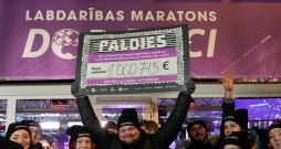 Noslēdzas sabiedrisko mediju labdarības maratons "Dod pieci!", kurā iegūtie līdzekļi tiks novirzīti cilvēkiem ar kritiskām un akūtām veselības problēmām, kuriem nepieciešama tūlītēja palīdzība, bet valsts ārstēšanās izmaksas nesedz. Noslēdzas sabiedrisko mediju labdarības maratons "Dod pieci!", kurā iegūtie līdzekļi tiks novirzīti cilvēkiem ar kritiskām un akūtām veselības problēmām, kuriem nepieciešama tūlītēja palīdzība, bet valsts ārstēšanās izmaksas nesedz.
