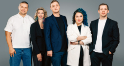 "Stand-up" komiķi satiksies dokumentālajā realitātes šovā "Komediantu ekspedīcija". "Stand-up" komiķi satiksies dokumentālajā realitātes šovā "Komediantu ekspedīcija".