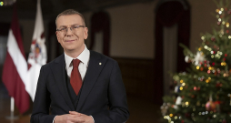 Edgars Rinkēvičs: "Ir laiks atmest aicinājumus nelēkt uz ecēšām. Jo dažreiz ir jālec. Dažreiz pat tieši uz ecēšām." Edgars Rinkēvičs: "Ir laiks atmest aicinājumus nelēkt uz ecēšām. Jo dažreiz ir jālec. Dažreiz pat tieši uz ecēšām."