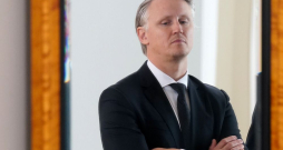 Rihards Kols: "Man grūti runāt kādu citu valstu politiķu vārdā, vai viņi saskata migrācijas politiku kā bīstamību savas valsts politiskajai stabilitātei. Bet, manuprāt, arī Latvijā mēs diezgan naivi skatāmies uz šiem jautājumiem." Rihards Kols: "Man grūti runāt kādu citu valstu politiķu vārdā, vai viņi saskata migrācijas politiku kā bīstamību savas valsts politiskajai stabilitātei. Bet, manuprāt, arī Latvijā mēs diezgan naivi skatāmies uz šiem jautājumiem."