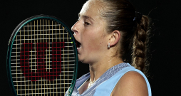 Aļona Ostapenko.