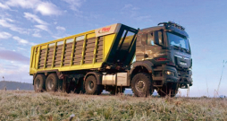 'Fliegl Cargos 800' piekabe. 'Fliegl Cargos 800' piekabe.