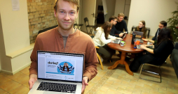 "Kad būsim sevi pierādījuši kā veiksmīgu jauniešu darba meklēšanas platformu, plānojam iet arī ārpus mūsu valsts robežām un sākotnēji piedāvāt šo risinājumu Baltijas valstīs, kā arī Polijā un citviet," saka uzņēmuma "Visas Iespējas" īpašnieks un vadītājs, kā arī platformas "MatchWork" izveidotājs Gustavs Mārtiņš Upmanis. "Kad būsim sevi pierādījuši kā veiksmīgu jauniešu darba meklēšanas platformu, plānojam iet arī ārpus mūsu valsts robežām un sākotnēji piedāvāt šo risinājumu Baltijas valstīs, kā arī Polijā un citviet," saka uzņēmuma "Visas Iespējas" īpašnieks un vadītājs, kā arī platformas "MatchWork" izveidotājs Gustavs Mārtiņš Upmanis.