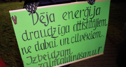 Iedzīvotājus satrauc vēja parka negatīvā ietekme uz dabu un cilvēku veselību. Iedzīvotājus satrauc vēja parka negatīvā ietekme uz dabu un cilvēku veselību.