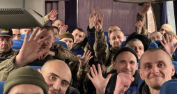 No gūsta atbrīvotie Ukrainas karavīri. No gūsta atbrīvotie Ukrainas karavīri.