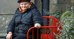 Janīna Kursīte: "Rakstot "Kamolkoku" un sekojot mūsu lielajiem 19. gadsimta vidus un otrās puses vīriem un arī sievām, kuri radīja moderno latviešu valodu, bija jāpiedomā, kā ikkatru no tēmām pateikt savā valodā." Janīna Kursīte: "Rakstot "Kamolkoku" un sekojot mūsu lielajiem 19. gadsimta vidus un otrās puses vīriem un arī sievām, kuri radīja moderno latviešu valodu, bija jāpiedomā, kā ikkatru no tēmām pateikt savā valodā."