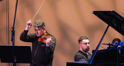 2. februārī Liepājas koncertzālē "Lielais dzintars" spoži uzstājās vijolnieks Georgs Sarkisjans un pianists Georgs Kjurdians. 2. februārī Liepājas koncertzālē "Lielais dzintars" spoži uzstājās vijolnieks Georgs Sarkisjans un pianists Georgs Kjurdians.